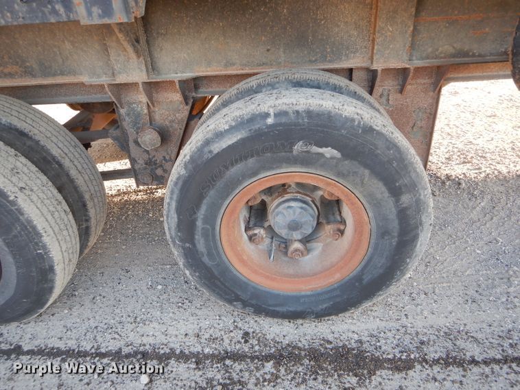 image for item DH6254 1986 Gooseneck 86-40X8-0 scrap trailer