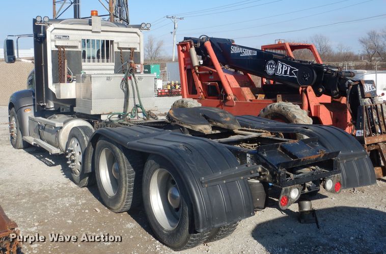 image for item DH6286 2011 Peterbilt 386 semi truck