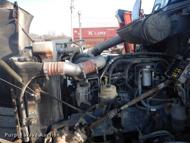 image for item DH6286 2011 Peterbilt 386 semi truck