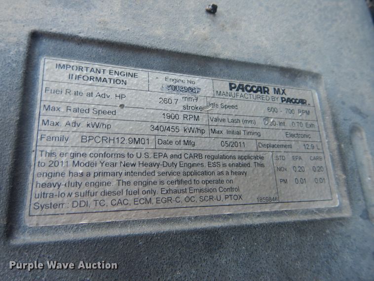 image for item DH6286 2011 Peterbilt 386 semi truck