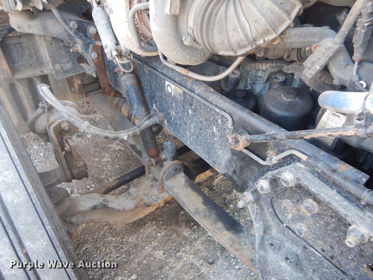 image for item DH6286 2011 Peterbilt 386 semi truck