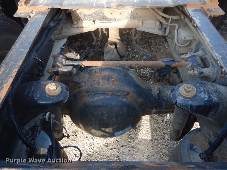 image for item DH6286 2011 Peterbilt 386 semi truck