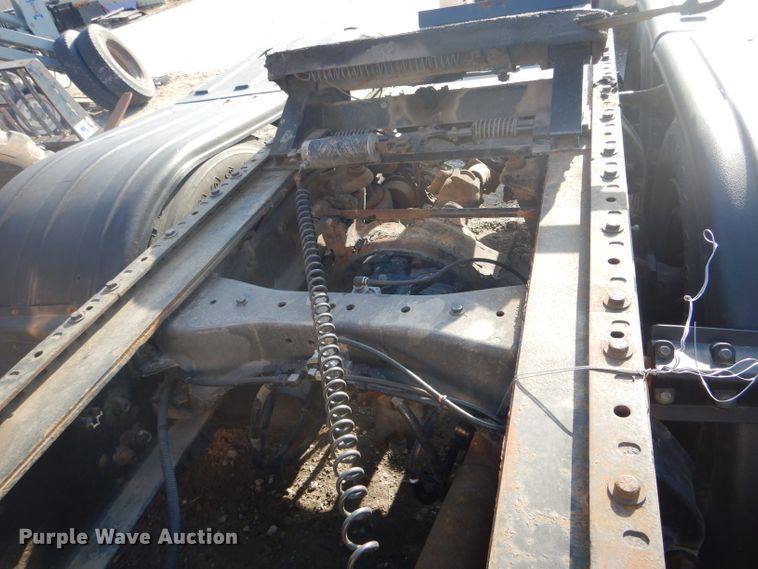 image for item DH6286 2011 Peterbilt 386 semi truck