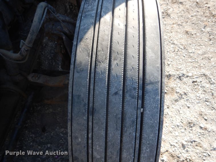 image for item DH6286 2011 Peterbilt 386 semi truck