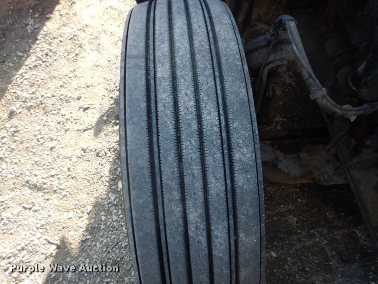 image for item DH6286 2011 Peterbilt 386 semi truck