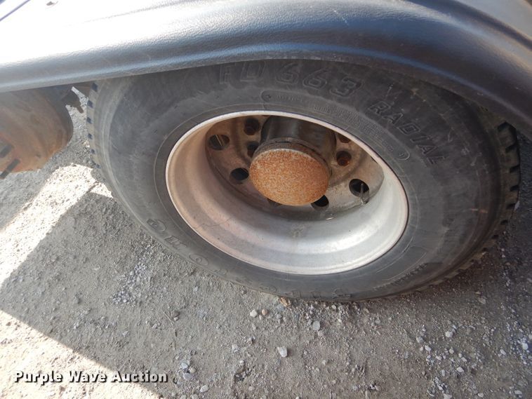 image for item DH6286 2011 Peterbilt 386 semi truck