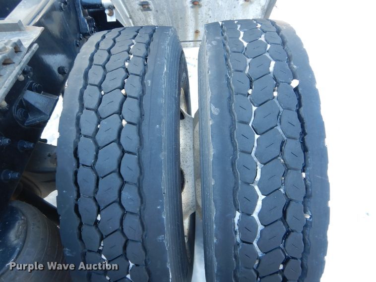 image for item DH6964 2015 Kenworth T660 semi truck