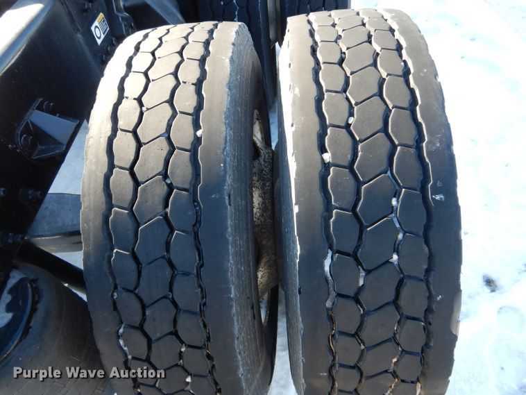 image for item DH6964 2015 Kenworth T660 semi truck