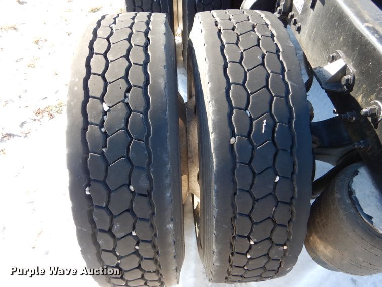 image for item DH6964 2015 Kenworth T660 semi truck