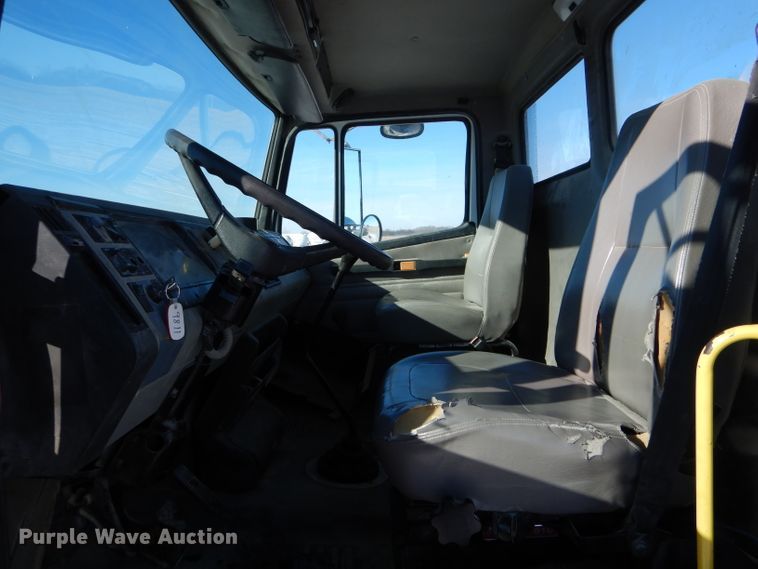 image for item DH6965 2003 Freightliner FL70 truck cab and chassis
