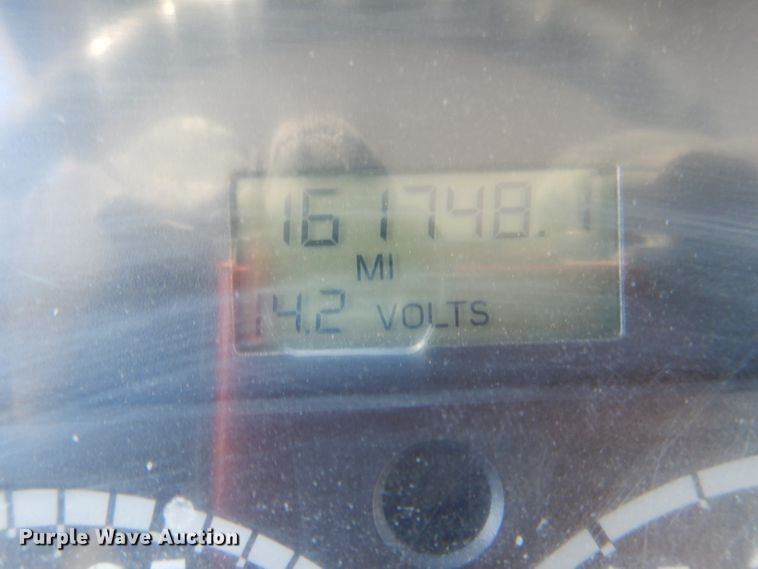 image for item DH6965 2003 Freightliner FL70 truck cab and chassis