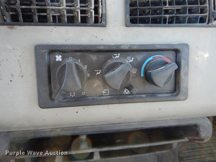 image for item DH6965 2003 Freightliner FL70 truck cab and chassis