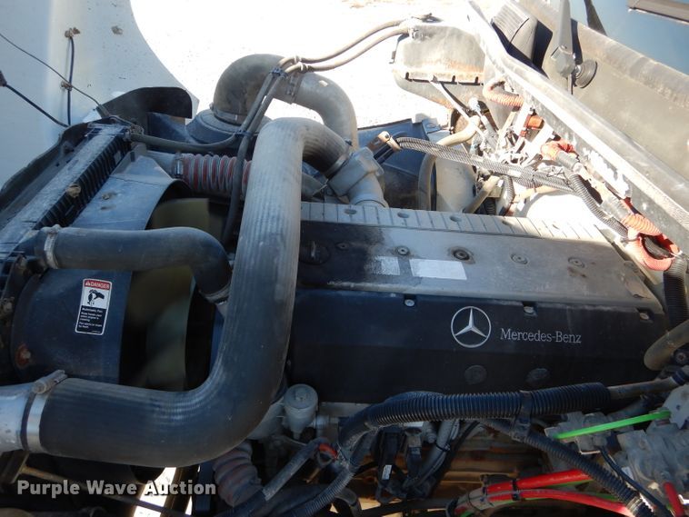 image for item DH6965 2003 Freightliner FL70 truck cab and chassis