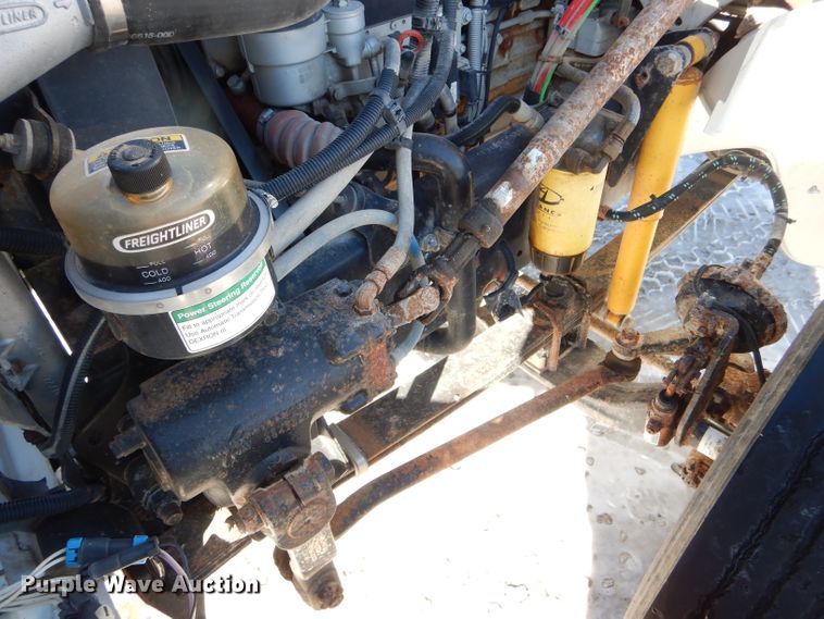 image for item DH6965 2003 Freightliner FL70 truck cab and chassis