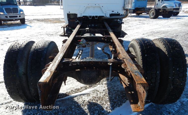 image for item DH6965 2003 Freightliner FL70 truck cab and chassis