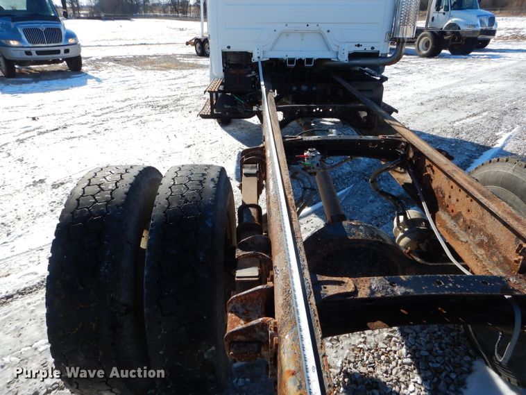 image for item DH6965 2003 Freightliner FL70 truck cab and chassis