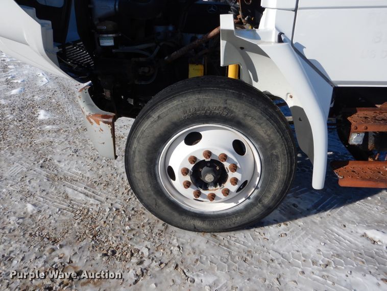 image for item DH6965 2003 Freightliner FL70 truck cab and chassis