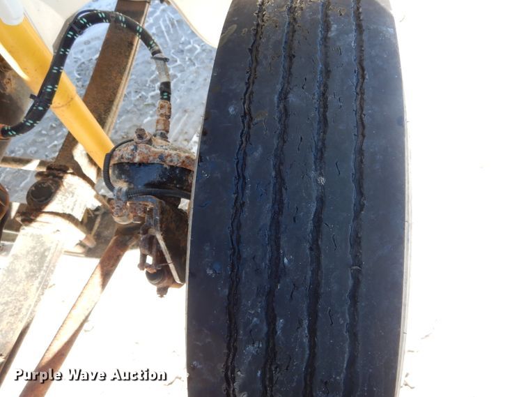 image for item DH6965 2003 Freightliner FL70 truck cab and chassis