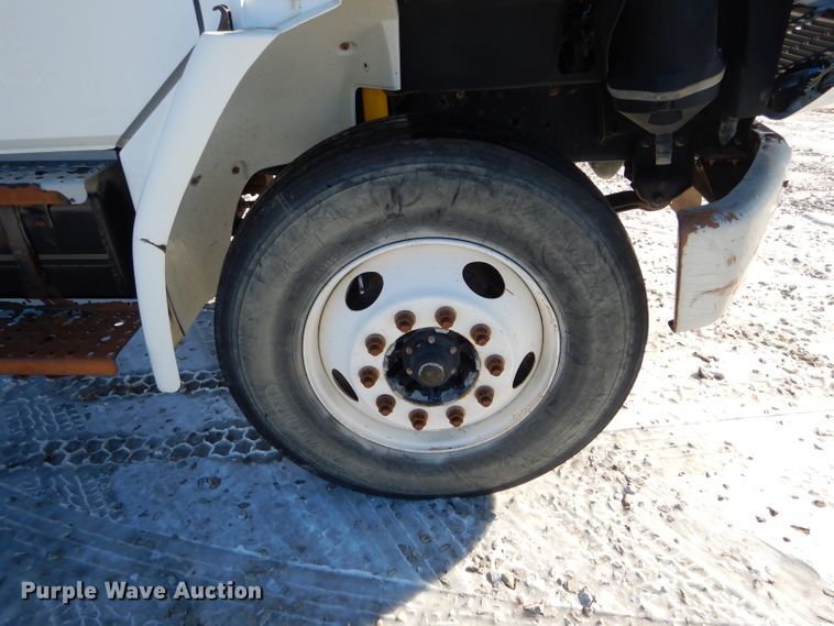 image for item DH6965 2003 Freightliner FL70 truck cab and chassis