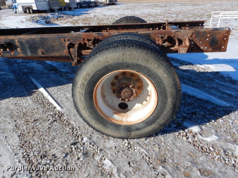 image for item DH6965 2003 Freightliner FL70 truck cab and chassis