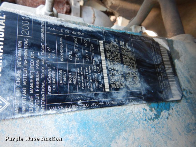 image for item DH6966 2002 International 4300 truck cab and chassis