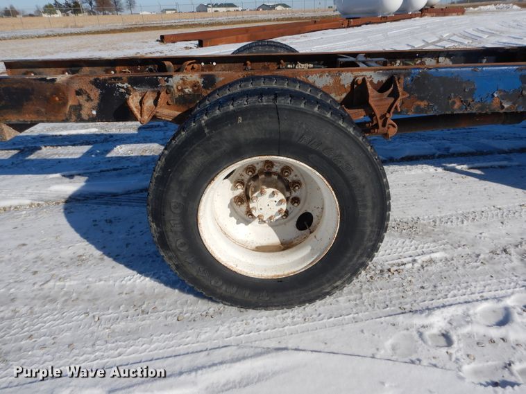 image for item DH6966 2002 International 4300 truck cab and chassis