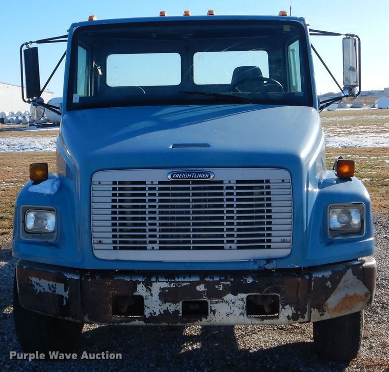 image for item DH6967 2001 Freightliner FL70 truck cab and chassis