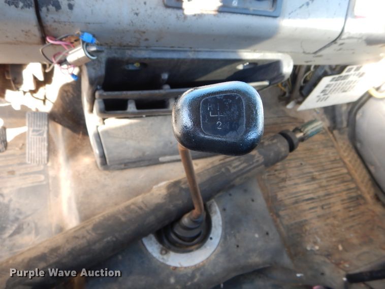 image for item DH6967 2001 Freightliner FL70 truck cab and chassis