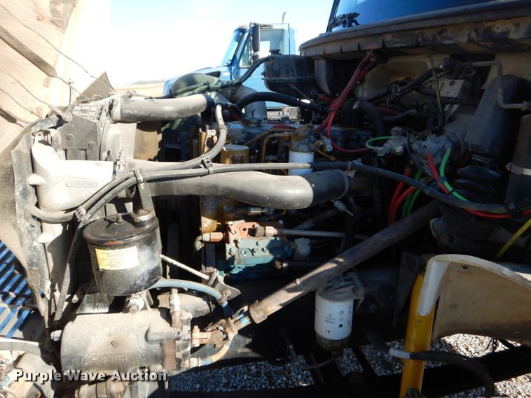 image for item DH6967 2001 Freightliner FL70 truck cab and chassis