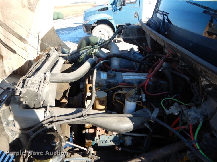 image for item DH6967 2001 Freightliner FL70 truck cab and chassis