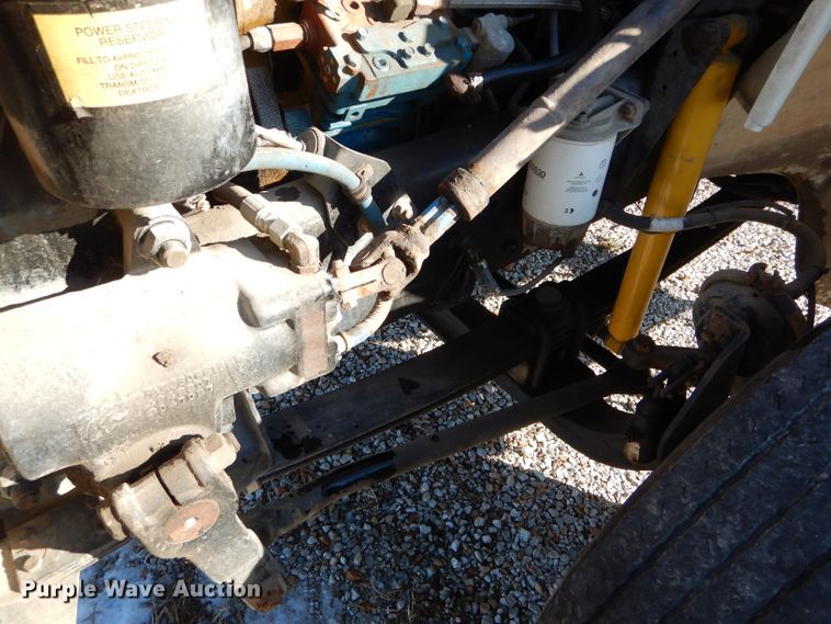 image for item DH6967 2001 Freightliner FL70 truck cab and chassis