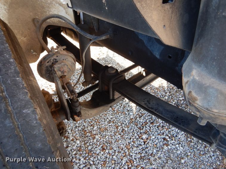 image for item DH6967 2001 Freightliner FL70 truck cab and chassis