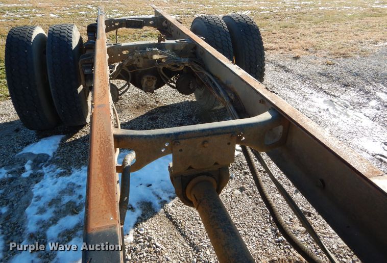 image for item DH6967 2001 Freightliner FL70 truck cab and chassis