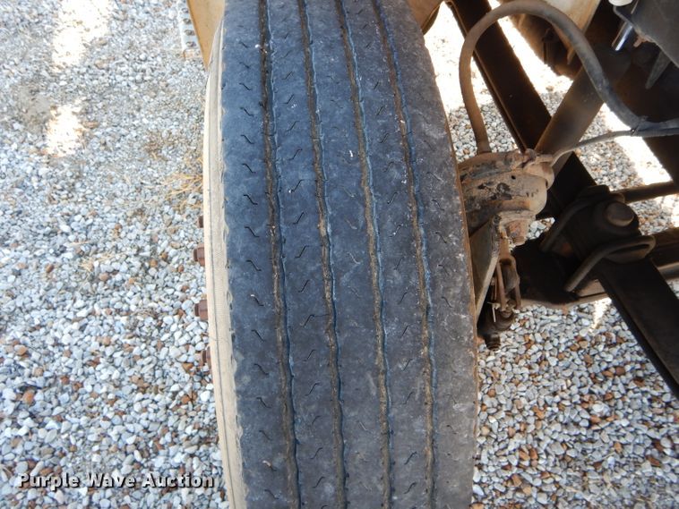 image for item DH6967 2001 Freightliner FL70 truck cab and chassis