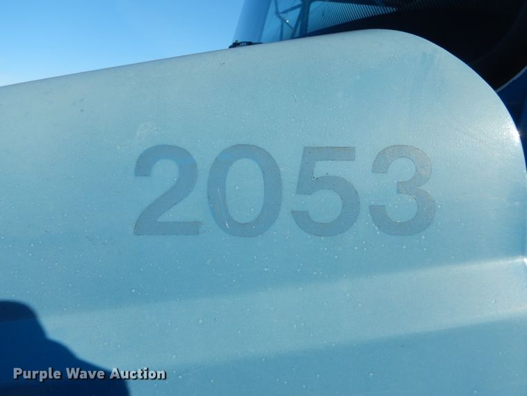 image for item DH6967 2001 Freightliner FL70 truck cab and chassis