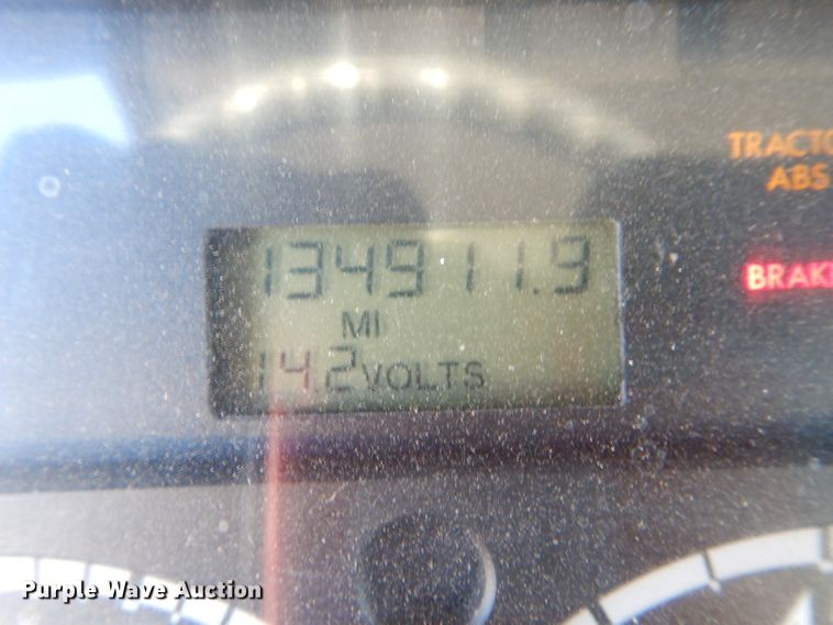 image for item DH6968 2007 Freightliner Business Class M2 truck cab and chassis