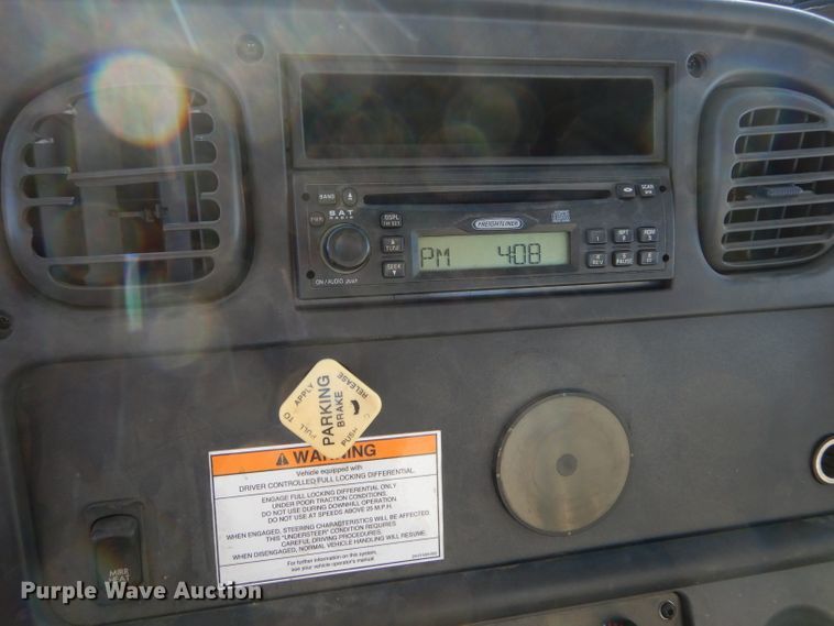 image for item DH6968 2007 Freightliner Business Class M2 truck cab and chassis