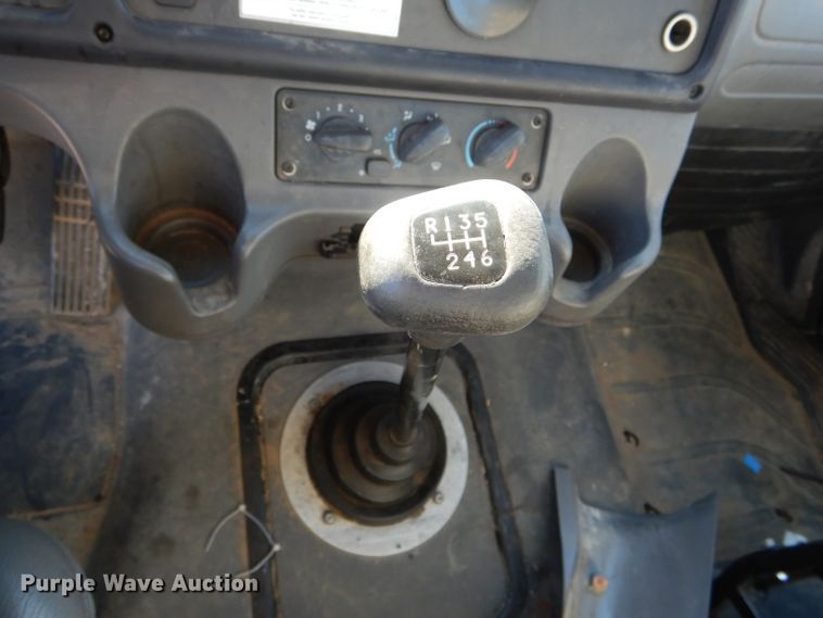 image for item DH6968 2007 Freightliner Business Class M2 truck cab and chassis