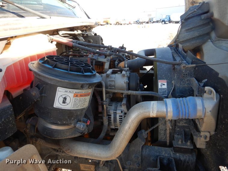 image for item DH6968 2007 Freightliner Business Class M2 truck cab and chassis