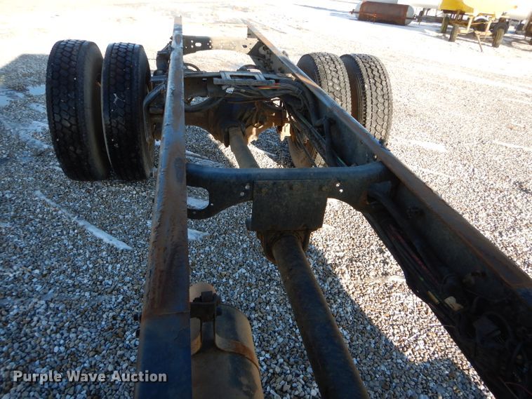 image for item DH6968 2007 Freightliner Business Class M2 truck cab and chassis