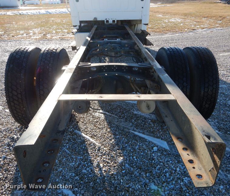 image for item DH6968 2007 Freightliner Business Class M2 truck cab and chassis