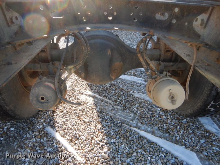 image for item DH6968 2007 Freightliner Business Class M2 truck cab and chassis