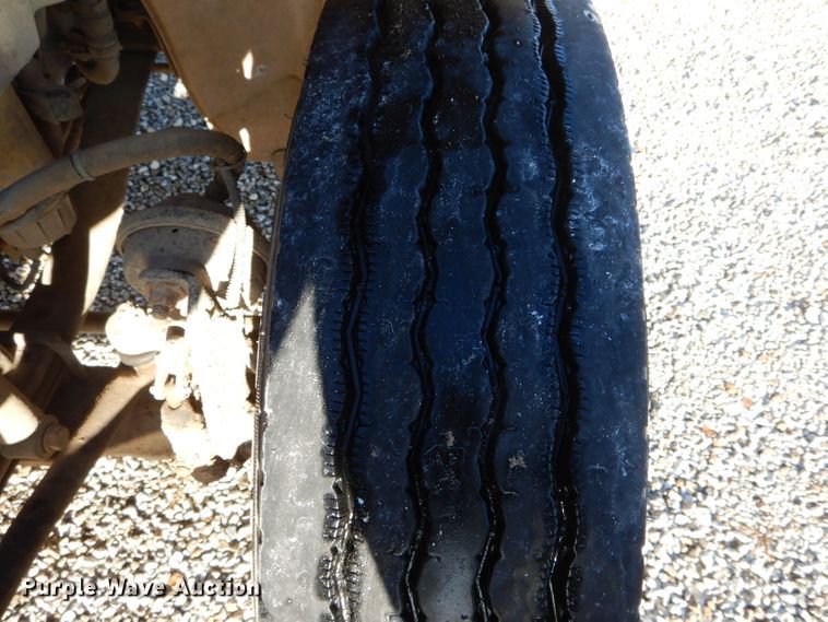 image for item DH6968 2007 Freightliner Business Class M2 truck cab and chassis