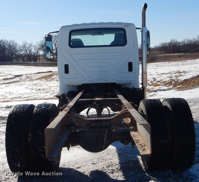 image for item DH6969 2008 International DuraStar 4400 truck cab and chassis