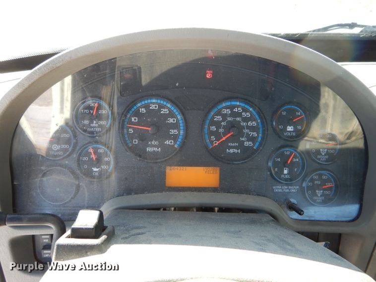 image for item DH6969 2008 International DuraStar 4400 truck cab and chassis