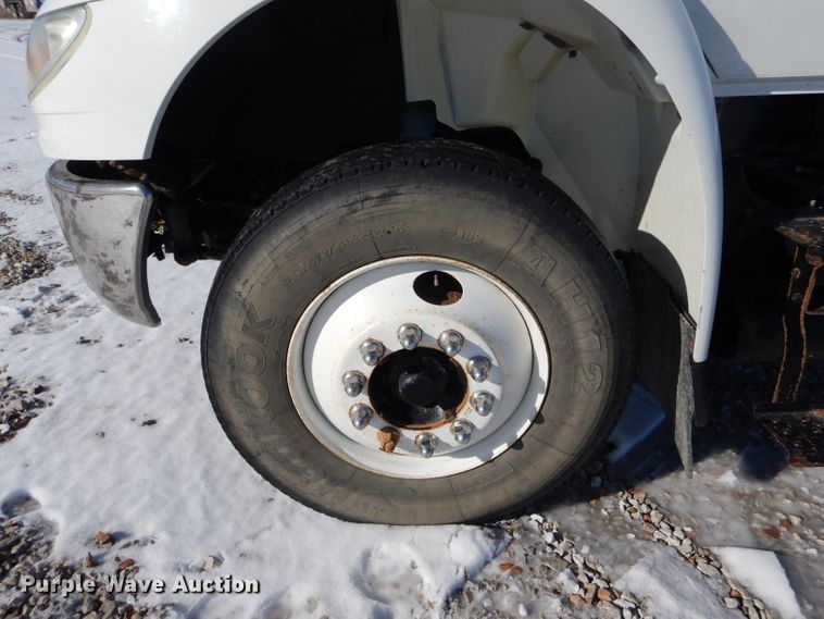 image for item DH6969 2008 International DuraStar 4400 truck cab and chassis