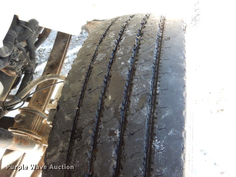 image for item DH6969 2008 International DuraStar 4400 truck cab and chassis