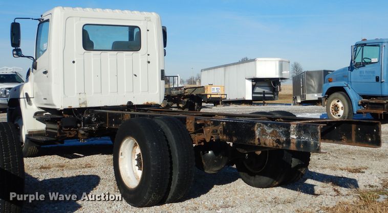 image for item DH6970 2007 Hino 308 truck cab and chassis
