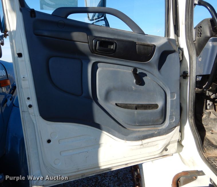 image for item DH6970 2007 Hino 308 truck cab and chassis