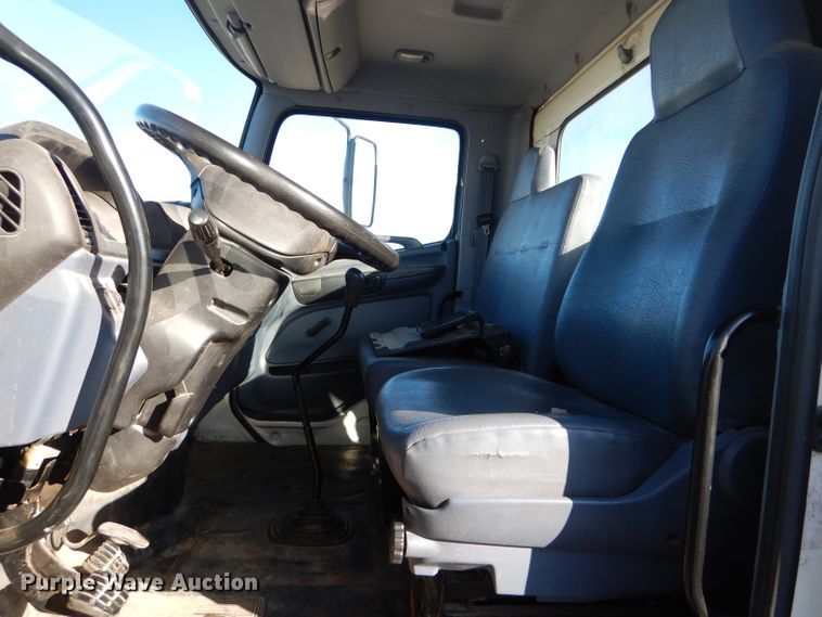 image for item DH6970 2007 Hino 308 truck cab and chassis
